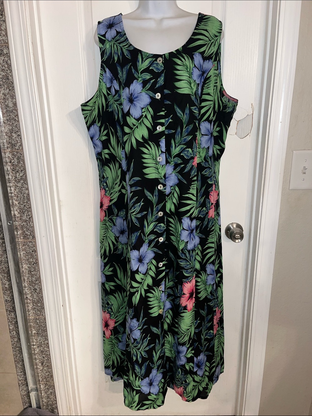 Koret Sleeveless Black Tropical Floral Button-Front Dress